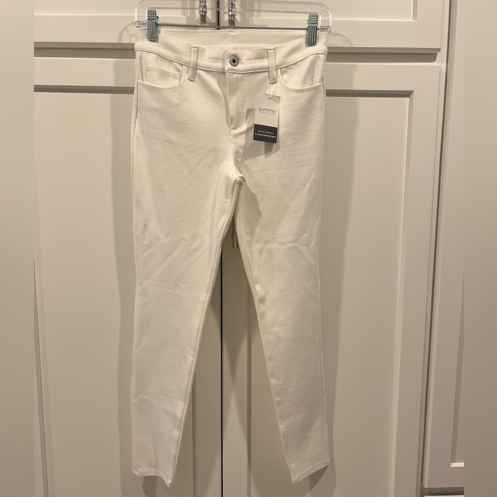 NWT!! Yummie by Heather Thomson Dena Skimmer 5 pocket pant. Size XS. White.